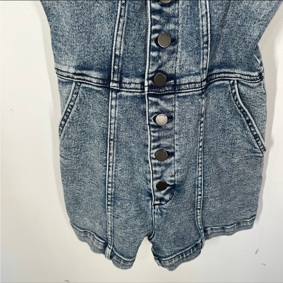 Volcom Denim Acid Wash Liberator Two Jean Romper Medium Shortalls - Picture 3 of 4